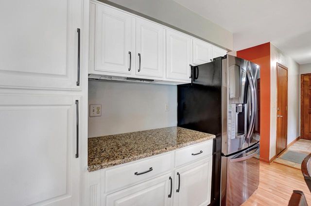 N69W28160 River Park COURT, Hartland, WI 53029