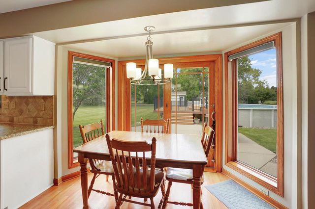 N69W28160 River Park COURT, Hartland, WI 53029