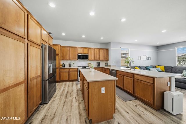 38031 Clermont Avenue, Palmdale, CA 93552