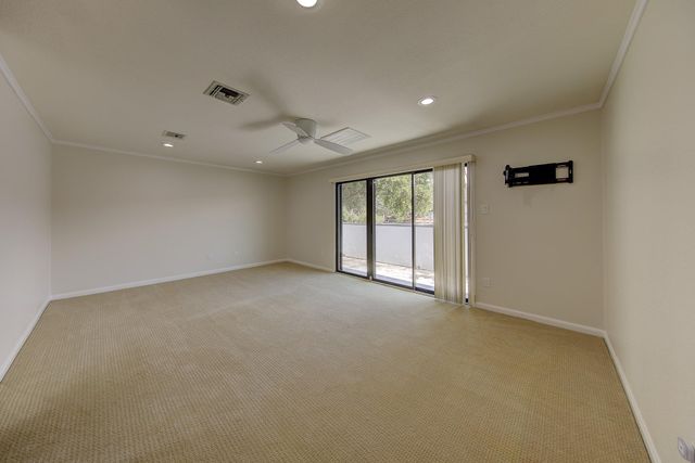 1914 Augusta Drive 25, Houston, TX 77057