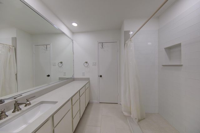 1914 Augusta Drive 25, Houston, TX 77057