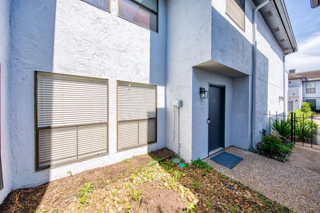 1914 Augusta Drive 25, Houston, TX 77057
