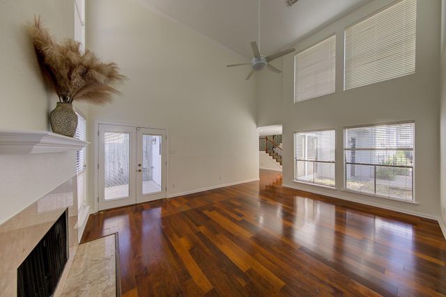 1914 Augusta Drive 25, Houston, TX 77057