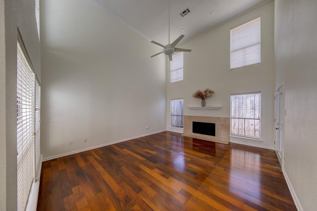 1914 Augusta Drive 25, Houston, TX 77057