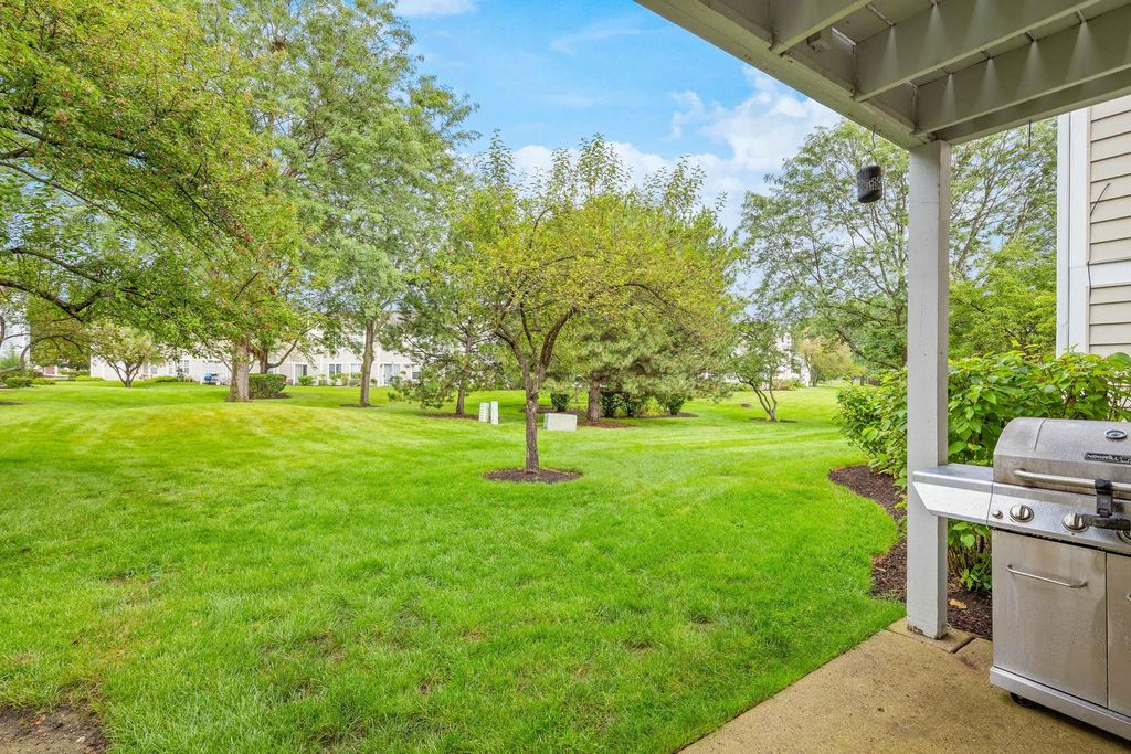 349 Sheffield Drive 349, Schaumburg, IL 60194 — photo 3