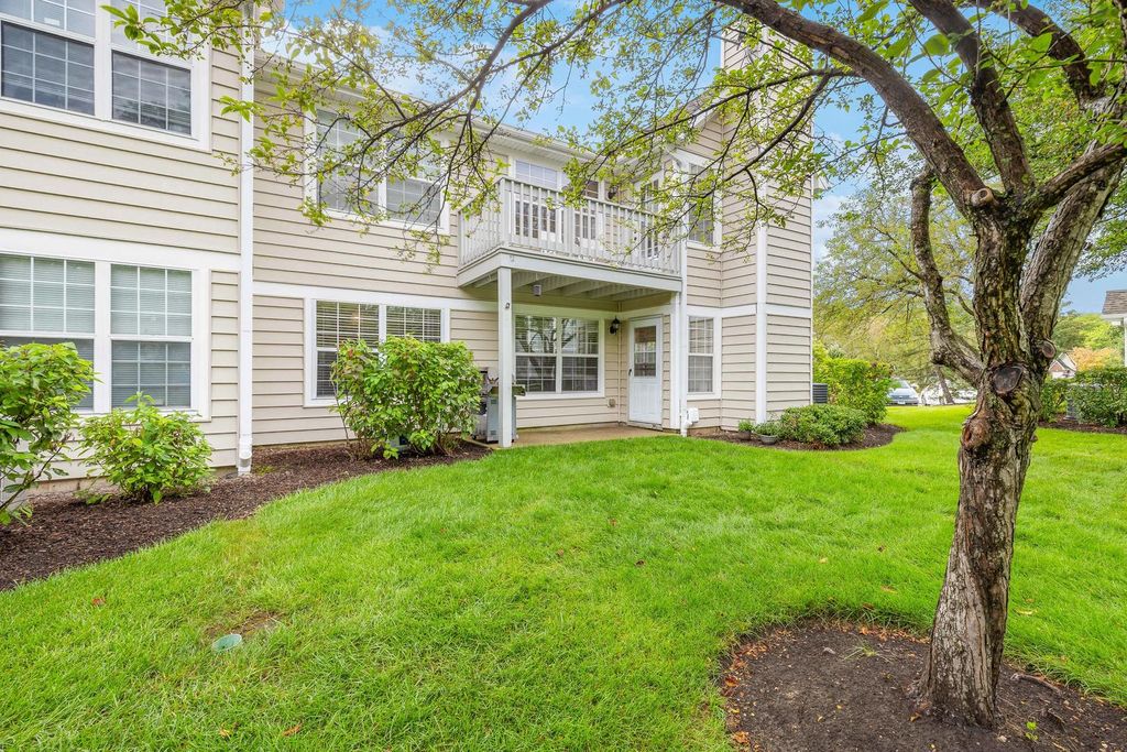 349 Sheffield Drive 349, Schaumburg, IL 60194 — photo 4