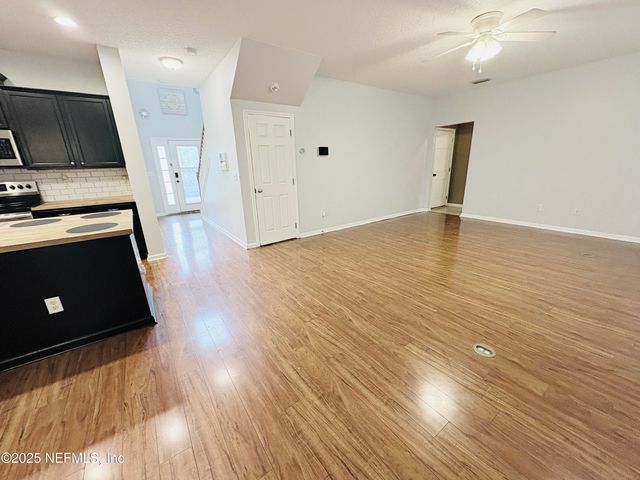 5950 ROUND TABLE Road, Jacksonville, FL 32254