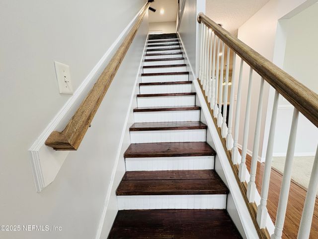 5950 ROUND TABLE Road, Jacksonville, FL 32254