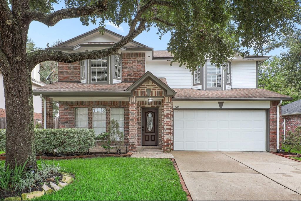 602 Oak Briar Drive, Kemah, TX 77565