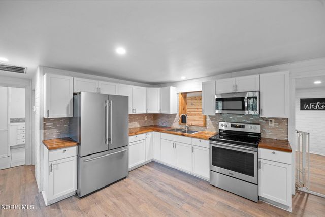 4203 County Road U4, Liberty Center, OH 43532