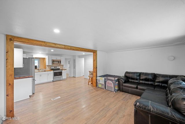 4203 County Road U4, Liberty Center, OH 43532