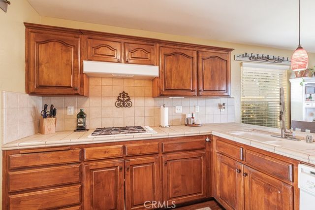 2757 E Jon, Fresno, CA 93720