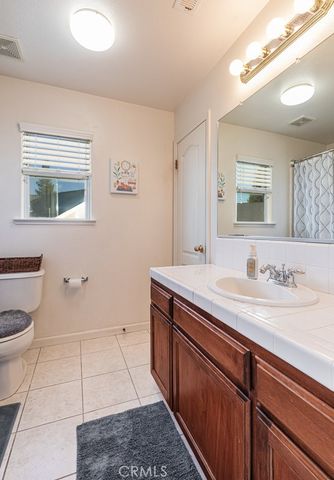 2757 E Jon, Fresno, CA 93720