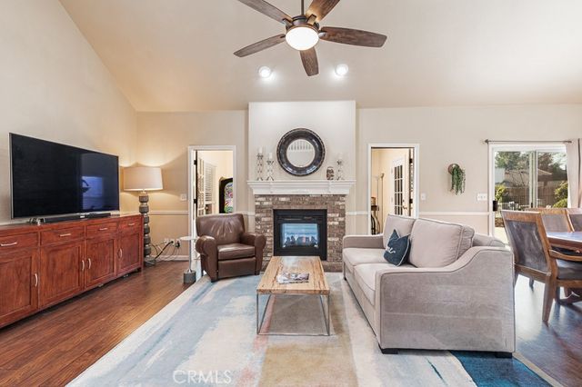 2757 E Jon, Fresno, CA 93720