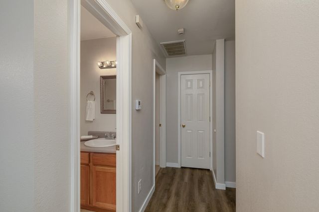 1113 N Clifton Avenue, Springfield, MO 65802