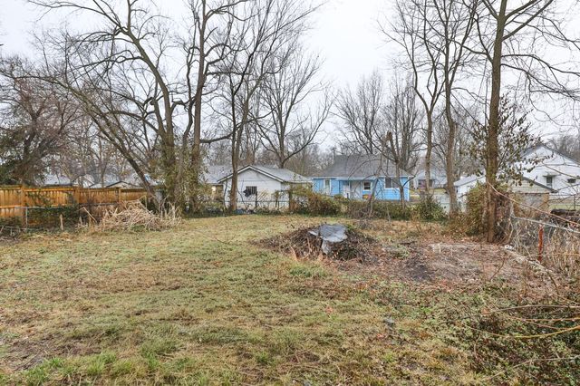 1113 N Clifton Avenue, Springfield, MO 65802