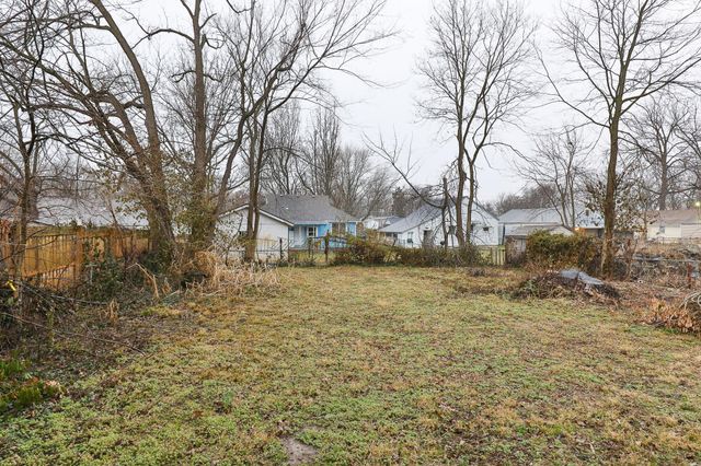 1113 N Clifton Avenue, Springfield, MO 65802