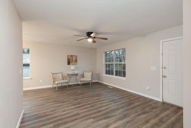 1113 N Clifton Avenue, Springfield, MO 65802