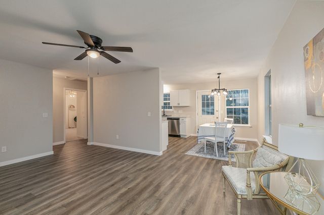 1113 N Clifton Avenue, Springfield, MO 65802