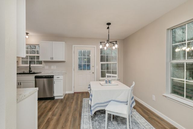 1113 N Clifton Avenue, Springfield, MO 65802