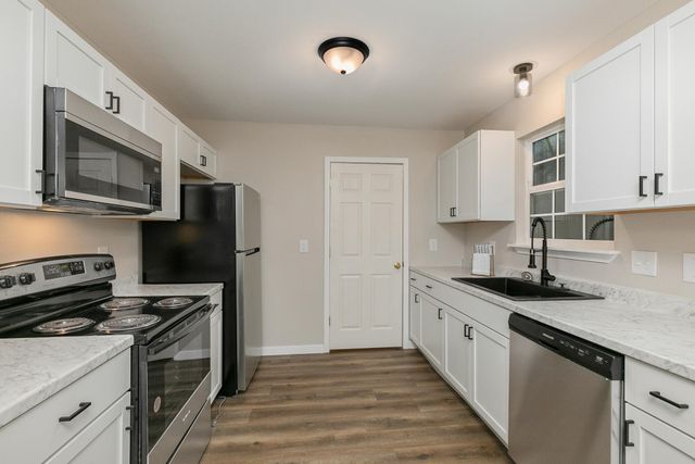 1113 N Clifton Avenue, Springfield, MO 65802