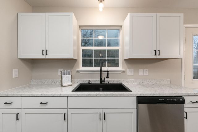 1113 N Clifton Avenue, Springfield, MO 65802