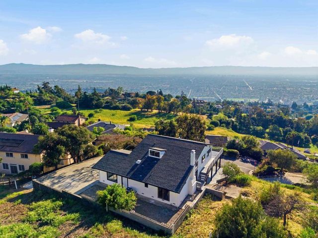 10116 Vista Valle Court, San Jose, CA 95127