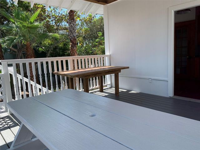 919 Avenue L, Galveston, TX 77550