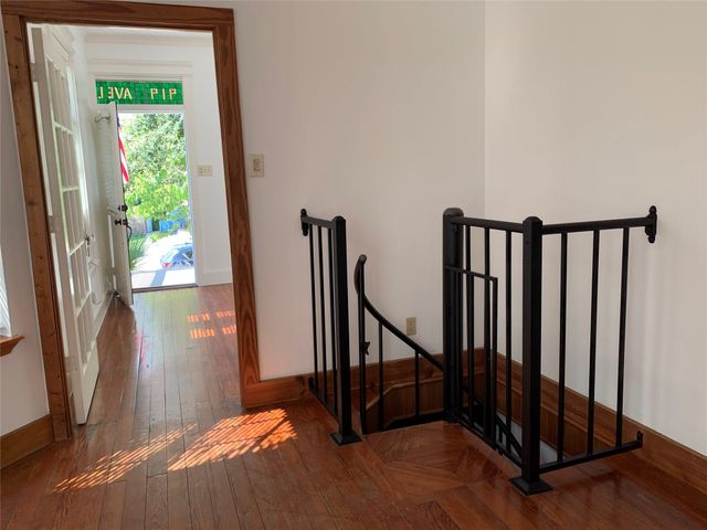 919 Avenue L, Galveston, TX 77550