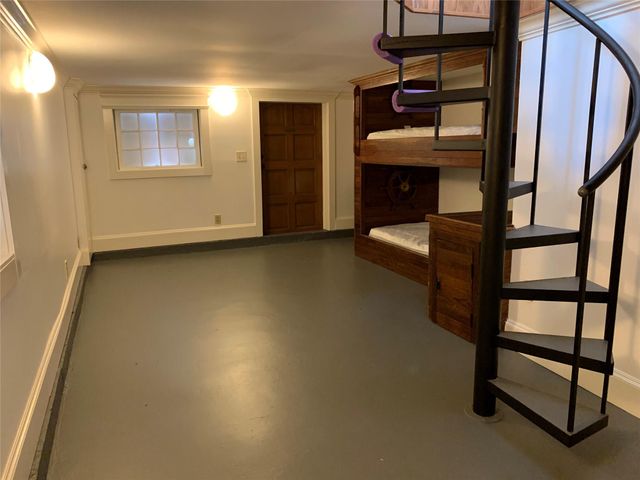 919 Avenue L, Galveston, TX 77550