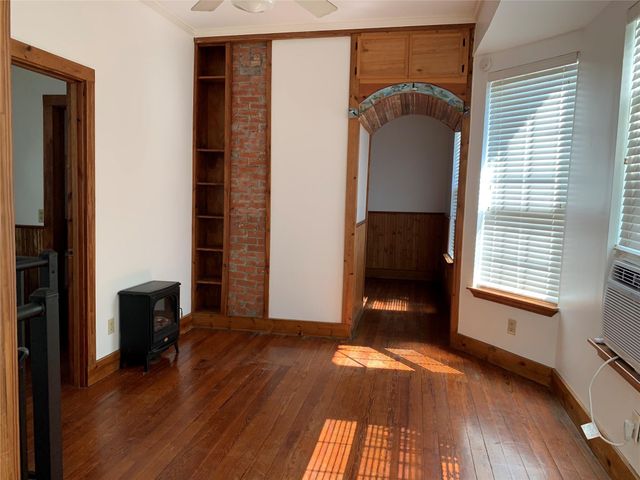 919 Avenue L, Galveston, TX 77550