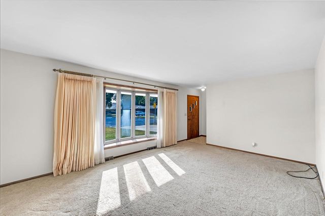 4320 Pine Ridge LANE, Racine, WI 53403