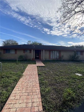 706 E Hill Ave, Alice, TX 78332