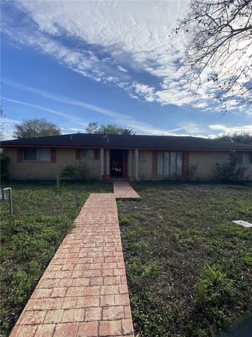 706 E Hill Ave, Alice, TX 78332