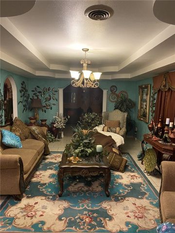 706 E Hill Ave, Alice, TX 78332