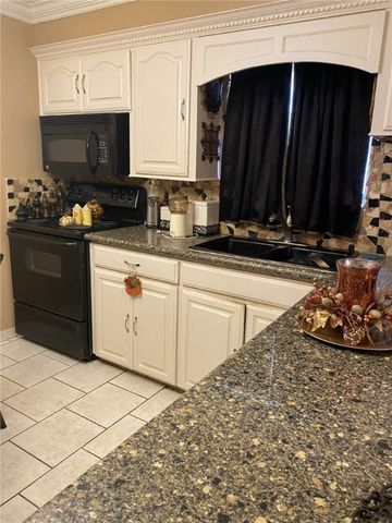 706 E Hill Ave, Alice, TX 78332