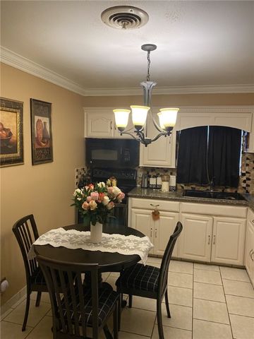 706 E Hill Ave, Alice, TX 78332