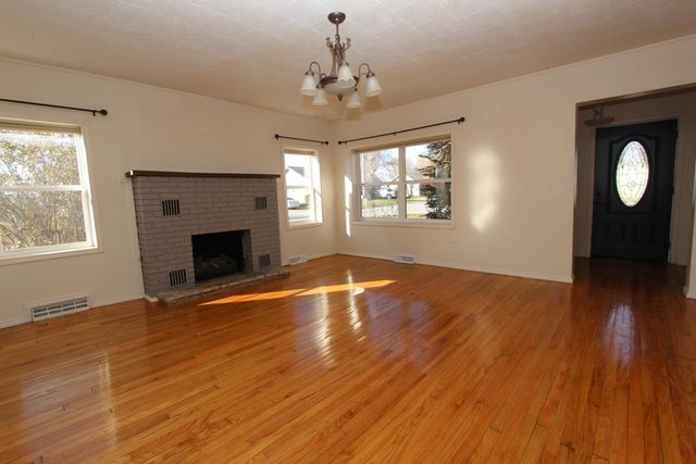 114 E Kanel Avenue, Seymour, MO 65746