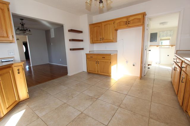 114 E Kanel Avenue, Seymour, MO 65746