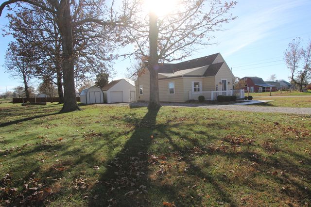 114 E Kanel Avenue, Seymour, MO 65746