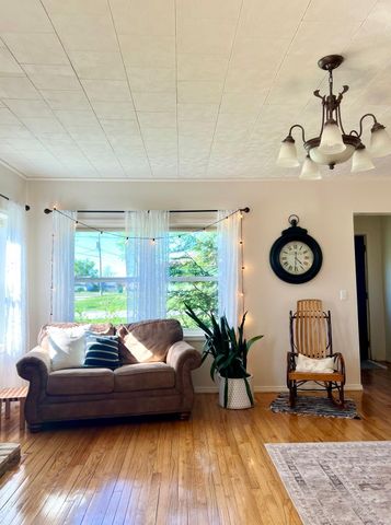 114 E Kanel Avenue, Seymour, MO 65746