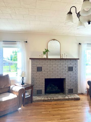 114 E Kanel Avenue, Seymour, MO 65746