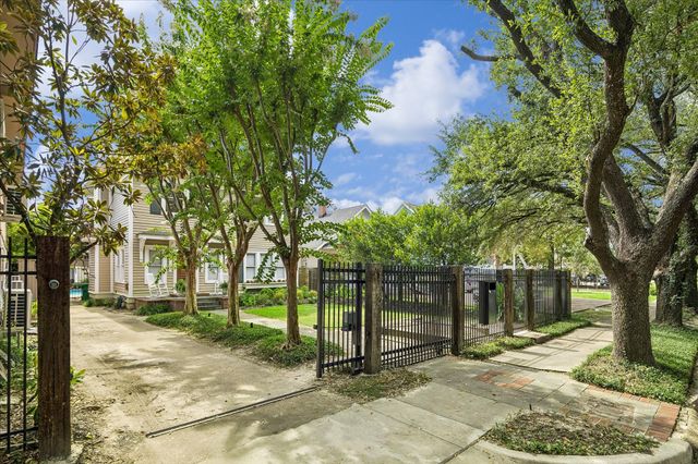 1225 Heights Boulevard, Houston, TX 77008