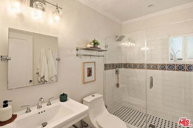 2826 Somerset Drive, Los Angeles, CA 90016