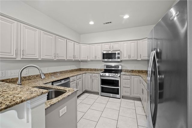 1514 NE Young Avenue, Bentonville, AR 72712