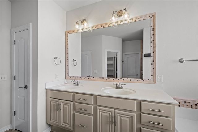 1514 NE Young Avenue, Bentonville, AR 72712