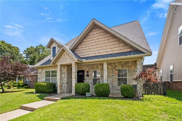 1514 NE Young Avenue, Bentonville, AR 72712