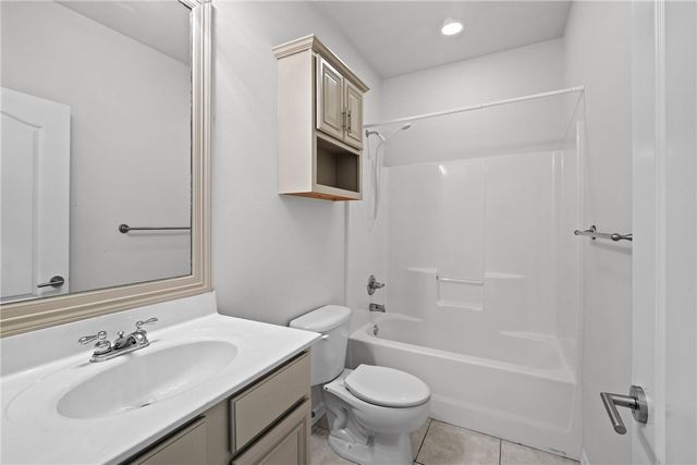1514 NE Young Avenue, Bentonville, AR 72712