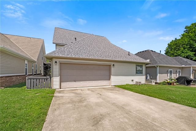 1514 NE Young Avenue, Bentonville, AR 72712