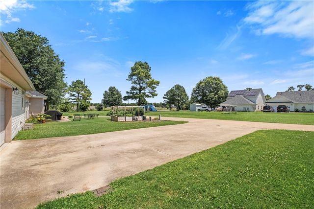 1514 NE Young Avenue, Bentonville, AR 72712